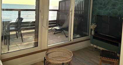 Vue sur Mer, Appartement Rénové au Coeur de la Station Balnéaire