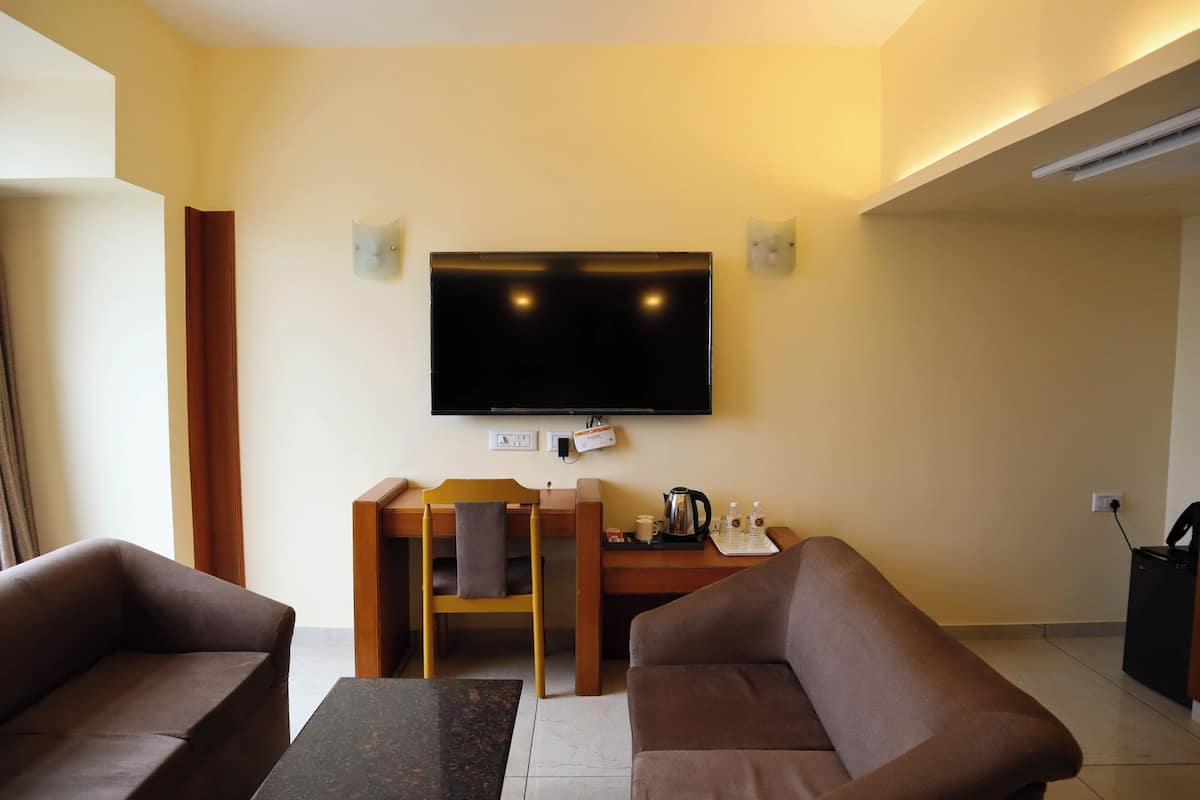 Premium Suite | 1 bedroom, Egyptian cotton sheets, premium bedding, pillow-top beds