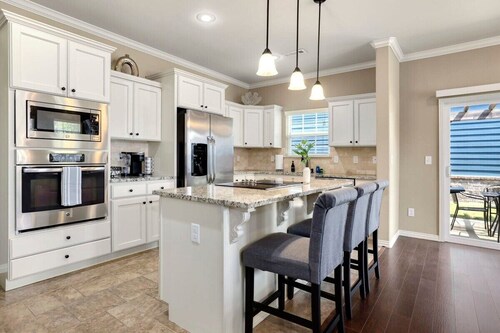 Keats Retreat - 5 mi to DT Fayetteville