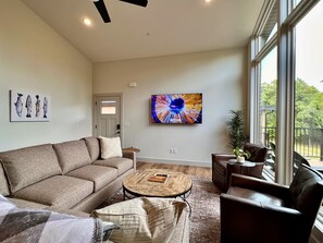 Smart TV - Lake Front, Kayaks, Private Hot Tub, Firepit! (Branson)