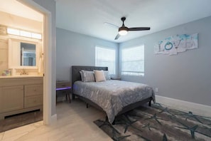 2 chambres, fer et planche à repasser, Wi-Fi, draps fournis
