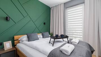 1 bedroom, desk, iron/ironing board, WiFi