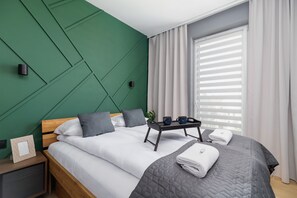 1 bedroom, desk, iron/ironing board, WiFi