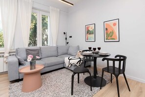 TV, offices - Stylish Apartment | 800 m from the Beach | Close to Monciak Street (Sopot)