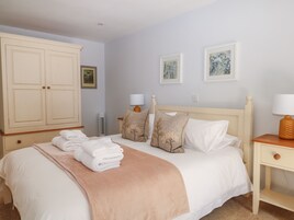 2 habitaciones, decoración personalizada y muebles diferentes 