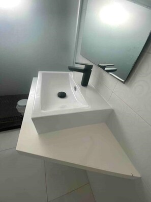 Shower - Casa Ubicada en la Arena de Playa. Modernisima Casa a 10 Mtrs de la Playa (València)