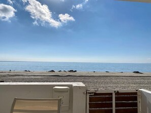 Beach nearby - Casa Ubicada en la Arena de Playa. Modernisima Casa a 10 Mtrs de la Playa (València)