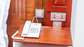 Deluxe Room | Individually furnished, desk, laptop workspace, soundproofing