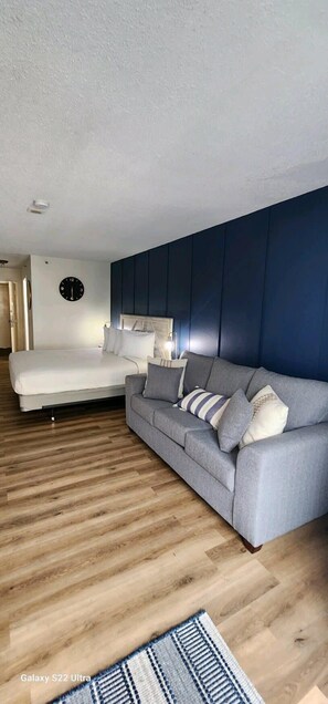 Interior - Oceanview Efficiency DW412 (Myrtle Beach)