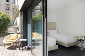 Terrace/patio - DANDELION - Spacious Barcelona Apartment with Spectacular Terrace (Barcelona)