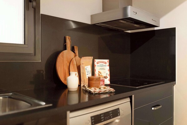 Fridge, microwave, oven, dishwasher