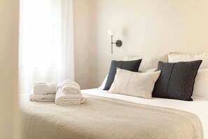 2 chambres, fer et planche à repasser, Wi-Fi, draps fournis