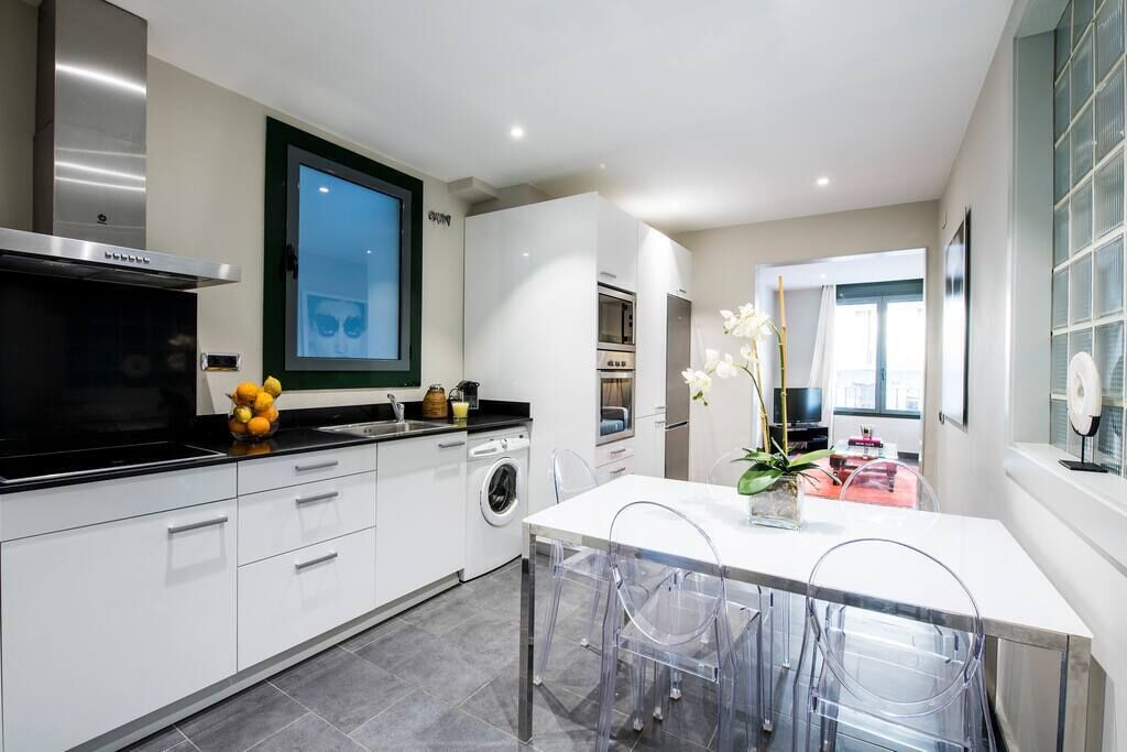 Réfrigérateur, micro-ondes, four, cafetière/bouilloire