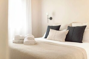 2 chambres, fer et planche à repasser, Wi-Fi, draps fournis