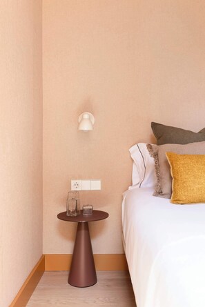 2 bedrooms, iron/ironing board, WiFi, bed sheets - KOTI - Two Bedroom Apartment (Barcelona)