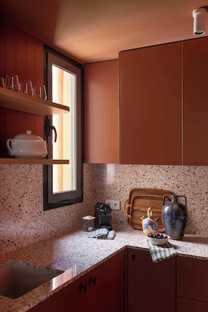 Køleskab, mikrobølgeovn, ovn, opvaskemaskine