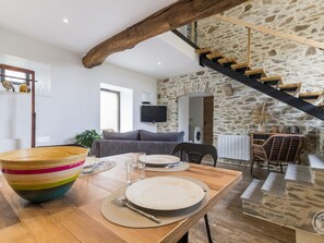 Dining - Charming Stone Barn Near the Sea (Bretteville)