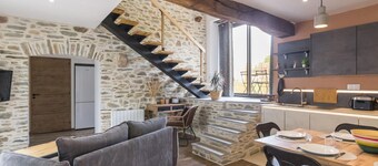 Charming Stone Barn Near the Sea