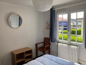 2 bedrooms - Renovated apartment for 6, near beach, Touques (Touques)