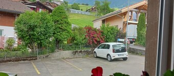 Pure Swissness - cozy vacation apartment with lots of charm overlooking Lake Thun