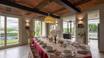 Luxury Villa | Dining room