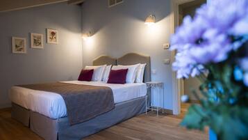 8 bedrooms, iron/ironing board, free WiFi, bed sheets