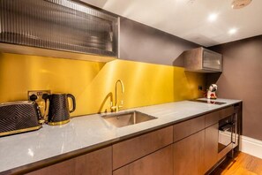 Fridge, oven, stovetop, toaster