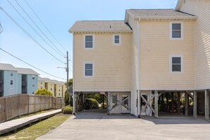Exterior - Shore Is Nice - 4BR Townhouse with Easy Beach Access! Pet Friendly! (Surf City)