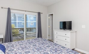 4 bedrooms, iron/ironing board, free WiFi