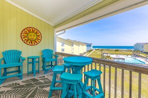 Outdoor dining - The Sunny Surf - Top Floor Surf Condo - 2 BRs, 2 BA! (Surf City)