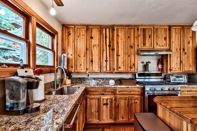 Marla Bay Lake Tahoe Home close to the Lake  LX44