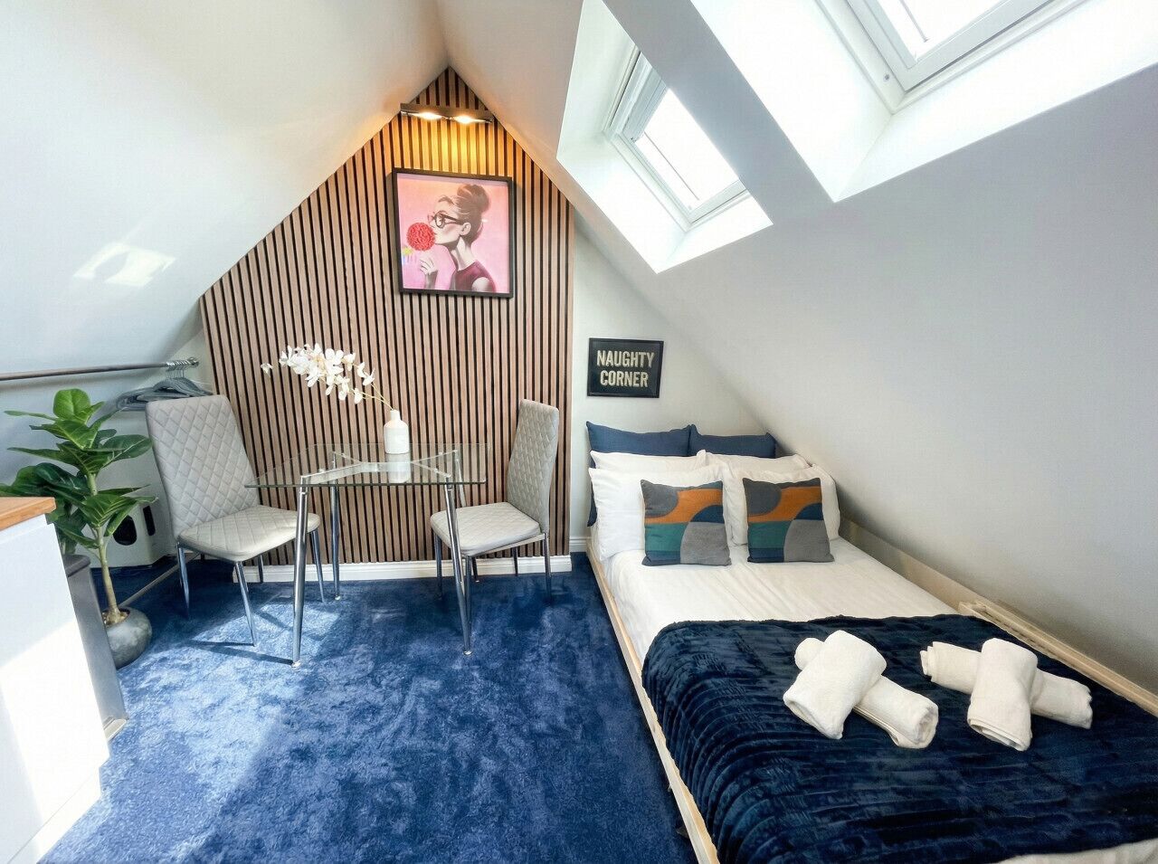 1 habitación, escritorio, tabla de planchar con plancha y wifi 