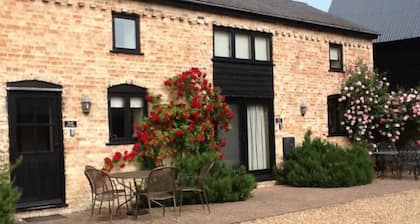 Pretty, Rural Cottage in charming peaceful village