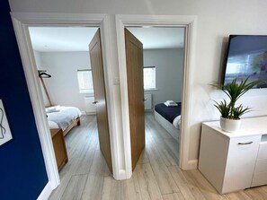 2 bedrooms, desk, iron/ironing board, free WiFi