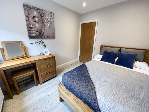 2 bedrooms, desk, iron/ironing board, free WiFi
