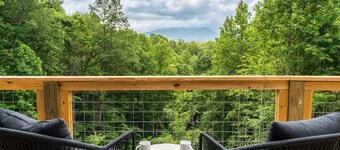 Stunning Luxury Retreat With Sweeping Mountain Views! Something for Everyone!