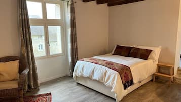 1 habitación, wifi y ropa de cama