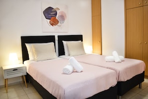 2 bedrooms, in-room safe, iron/ironing board, free WiFi