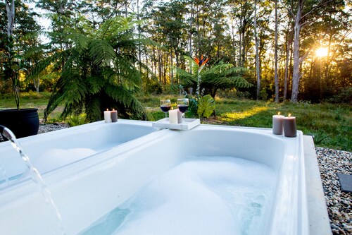 Dorrigo accommodation, twin outdoor baths under the stars,120 ac. river & walks