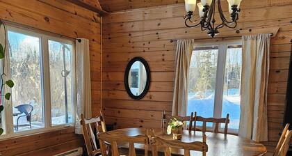 Nature lover’s retreat in the forest. Near hiking, skiing, swimming, etc