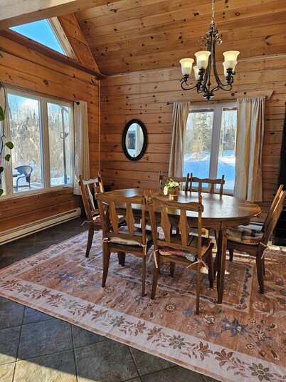 Nature lover’s retreat in the forest. Near hiking, skiing, swimming, etc
