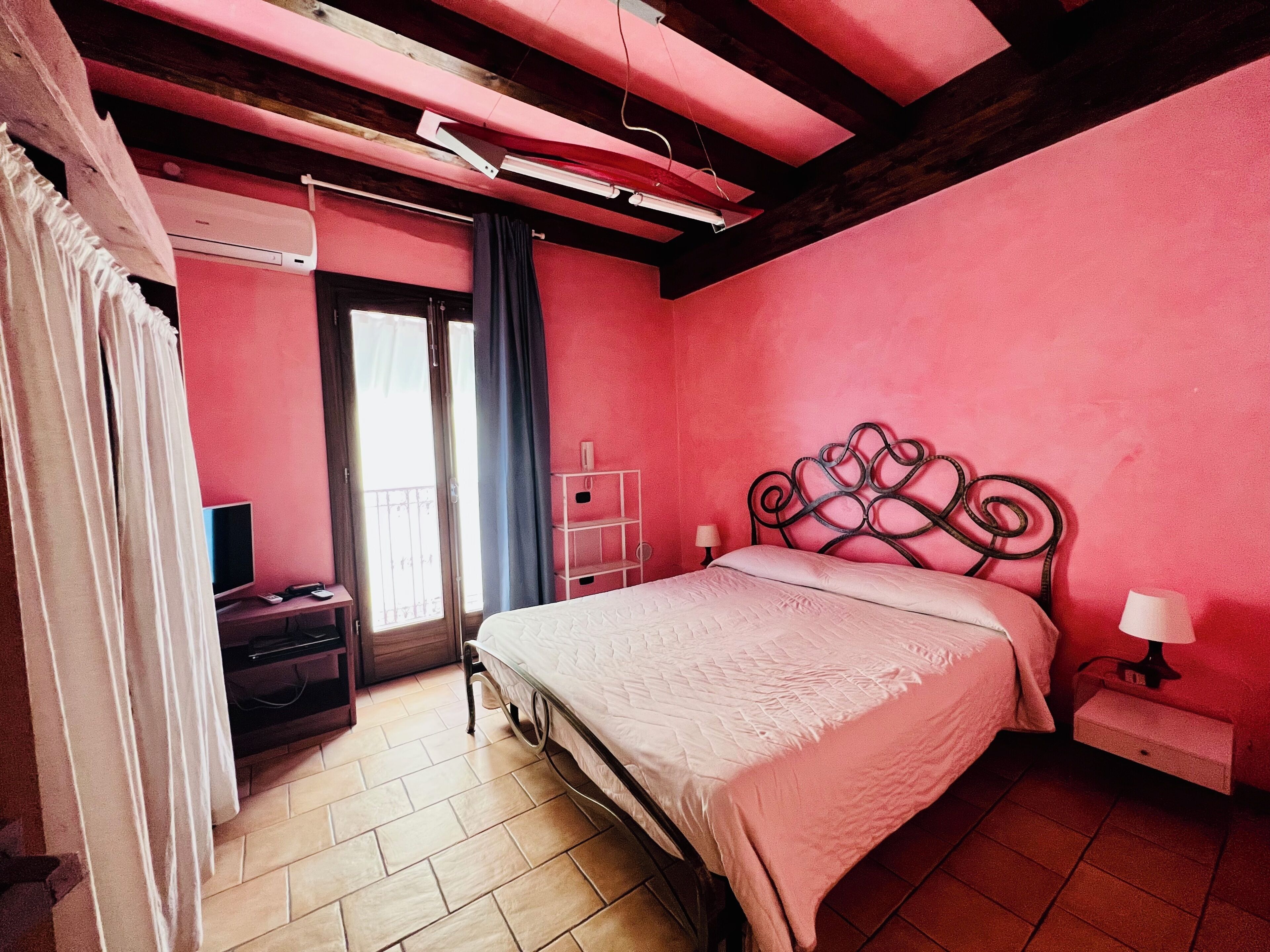 1 Schlafzimmer, Bügeleisen/Bügelbrett, Bettwäsche