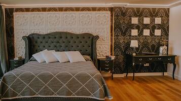 7 dormitoris, planxa i posts de planxar, wifi i roba de llit