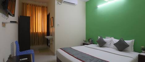 Deluxe Double Room | Egyptian cotton sheets, premium bedding, in-room safe, soundproofing