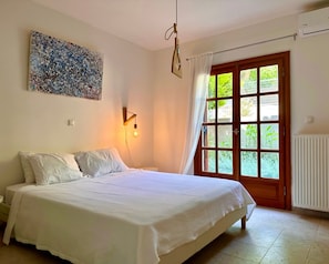 5 quartos, ferros/tábuas de passar roupa, Wi-Fi, roupa de cama