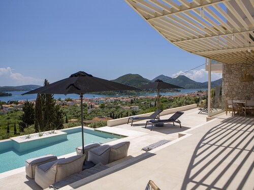 Luxury Villa Feline, with an incredible sea view near Nidri!