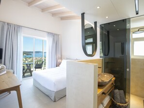 3 bedrooms, iron/ironing board, travel crib, WiFi