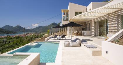 Luxury Villa Feline, with an incredible sea view near Nidri!