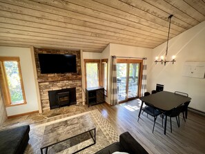Interior - Pet Friendly 1+Loft with Views on Snowcreek Meadow (Mammoth Lakes)
