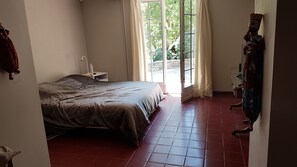 4 Schlafzimmer, BĂŒgeleisen/BĂŒgelbrett, Reisekinderbett, WLAN